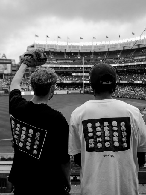 KentPaket Sense Rings Tee Black White