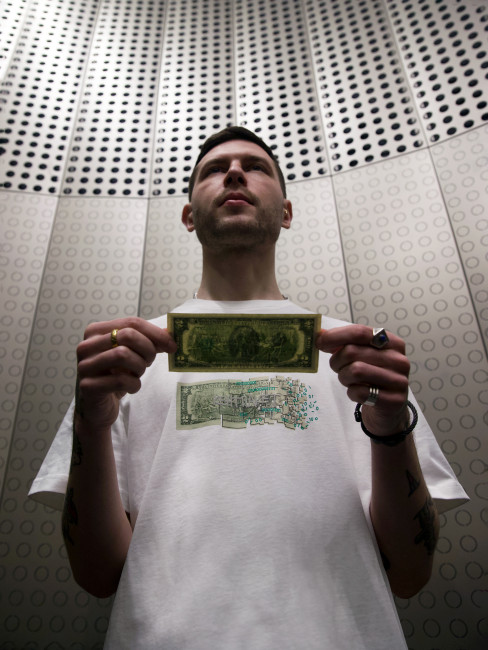 Футболка КентПакет CyberDollar White